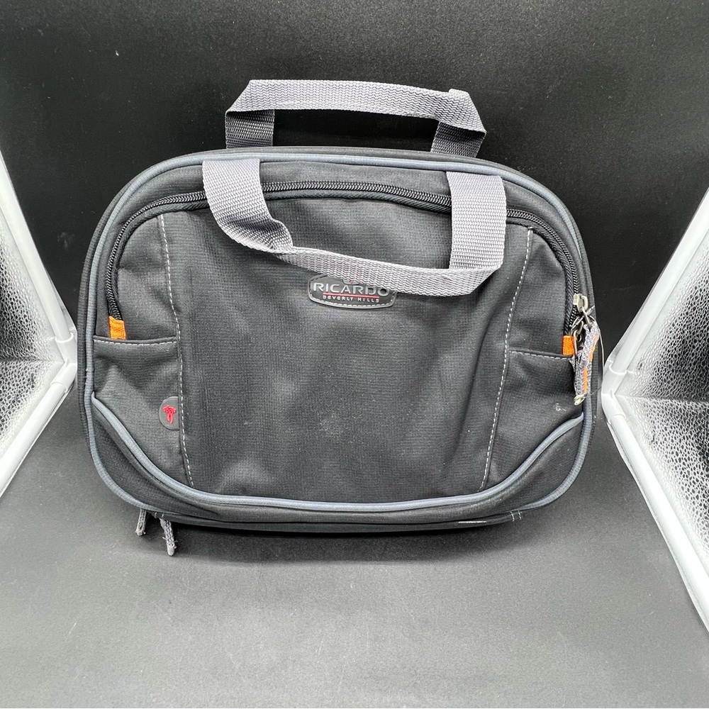 Ricardo Beverly Hills Black Travel Toiletry Bag Organizer Case - Unisex